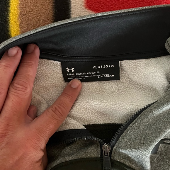 Under armor youth lg ¼ zip pull over - Picture 3 of 3